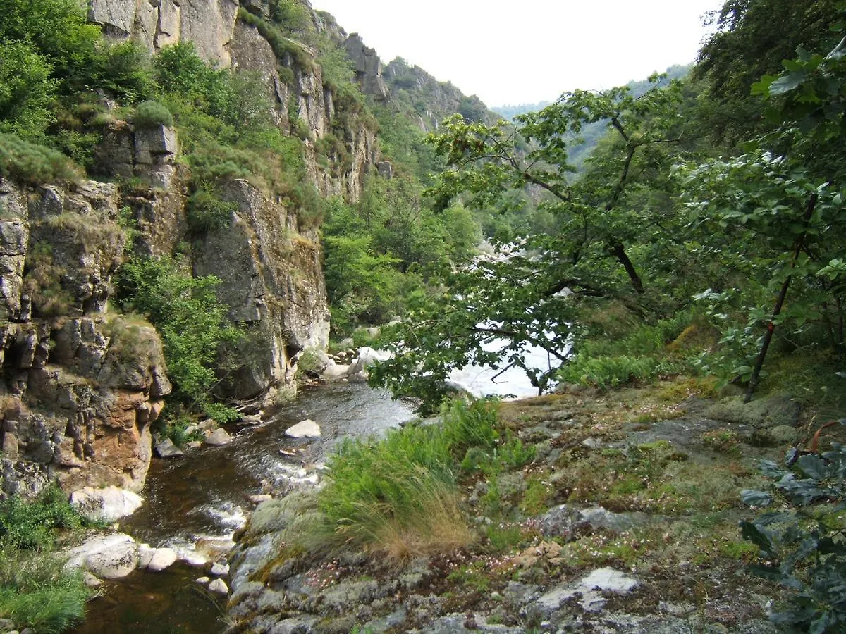 Le Grand Val Bed & Breakfast Lavastrie