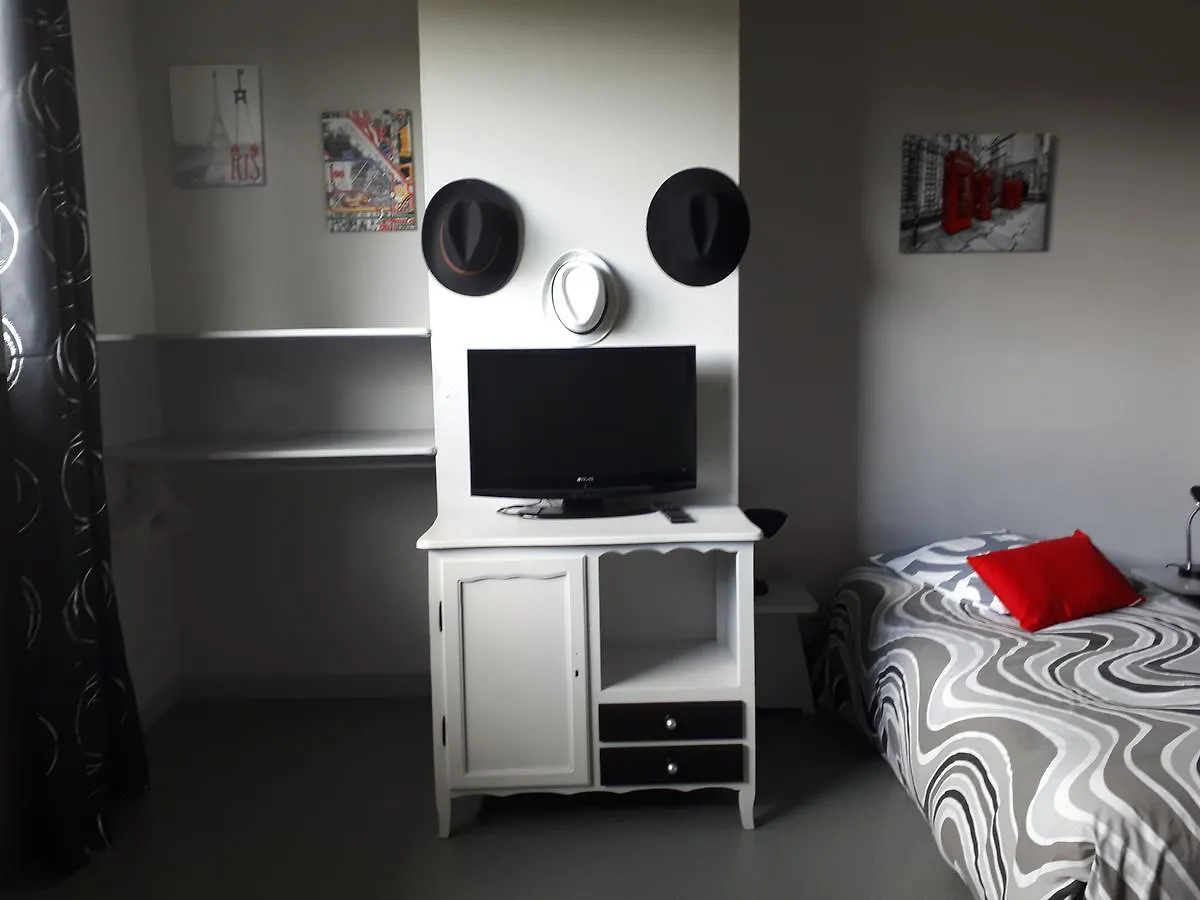 *** Bed & Breakfast Le Grand Val Bed and Breakfast Lavastrie Frankrijk