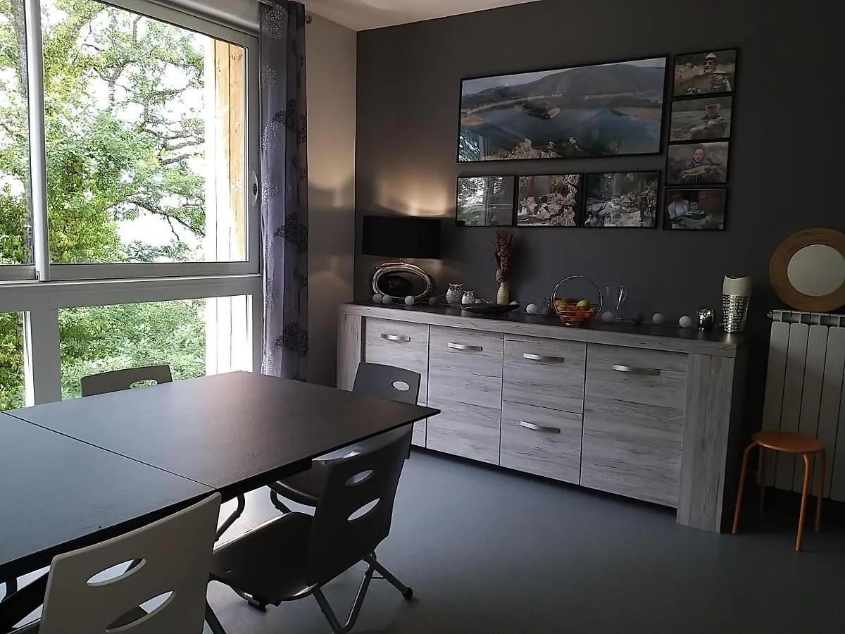Le Grand Val Bed and Breakfast Lavastrie
