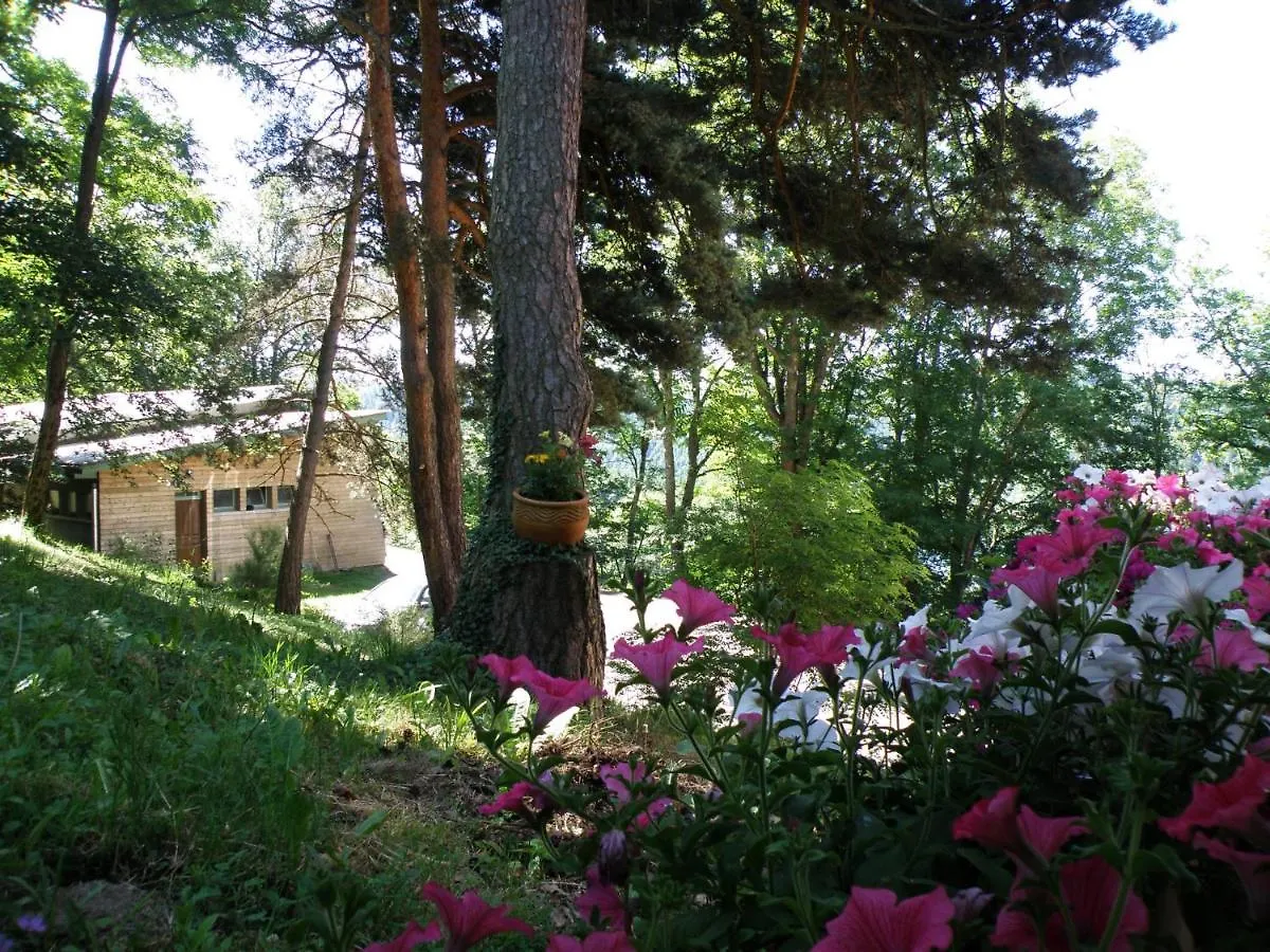 Le Grand Val Bed and Breakfast Lavastrie 3*,  Frankrijk
